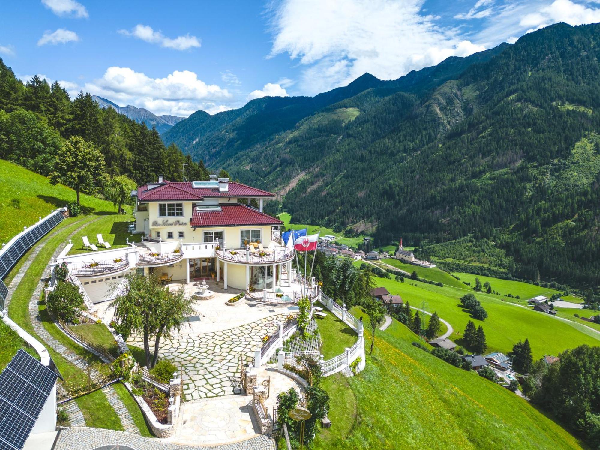 B&B Das Land-Palais - Private Mountain Hideaway Selva dei Molini Exterior foto