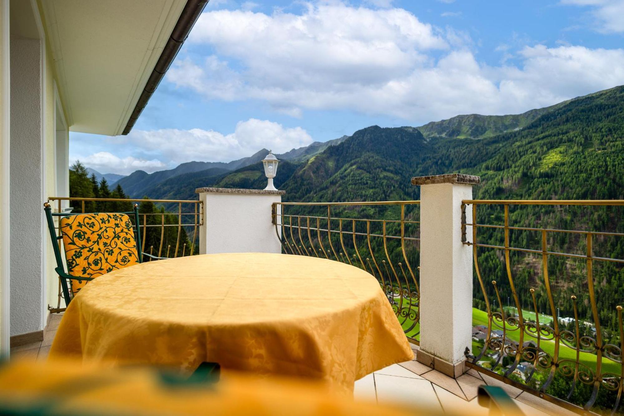 B&B Das Land-Palais - Private Mountain Hideaway Selva dei Molini Exterior foto